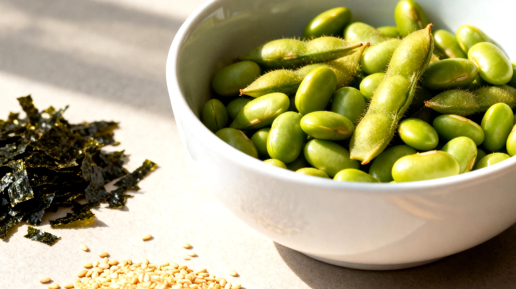 Edamame mit Nori-Algen und Sesam"