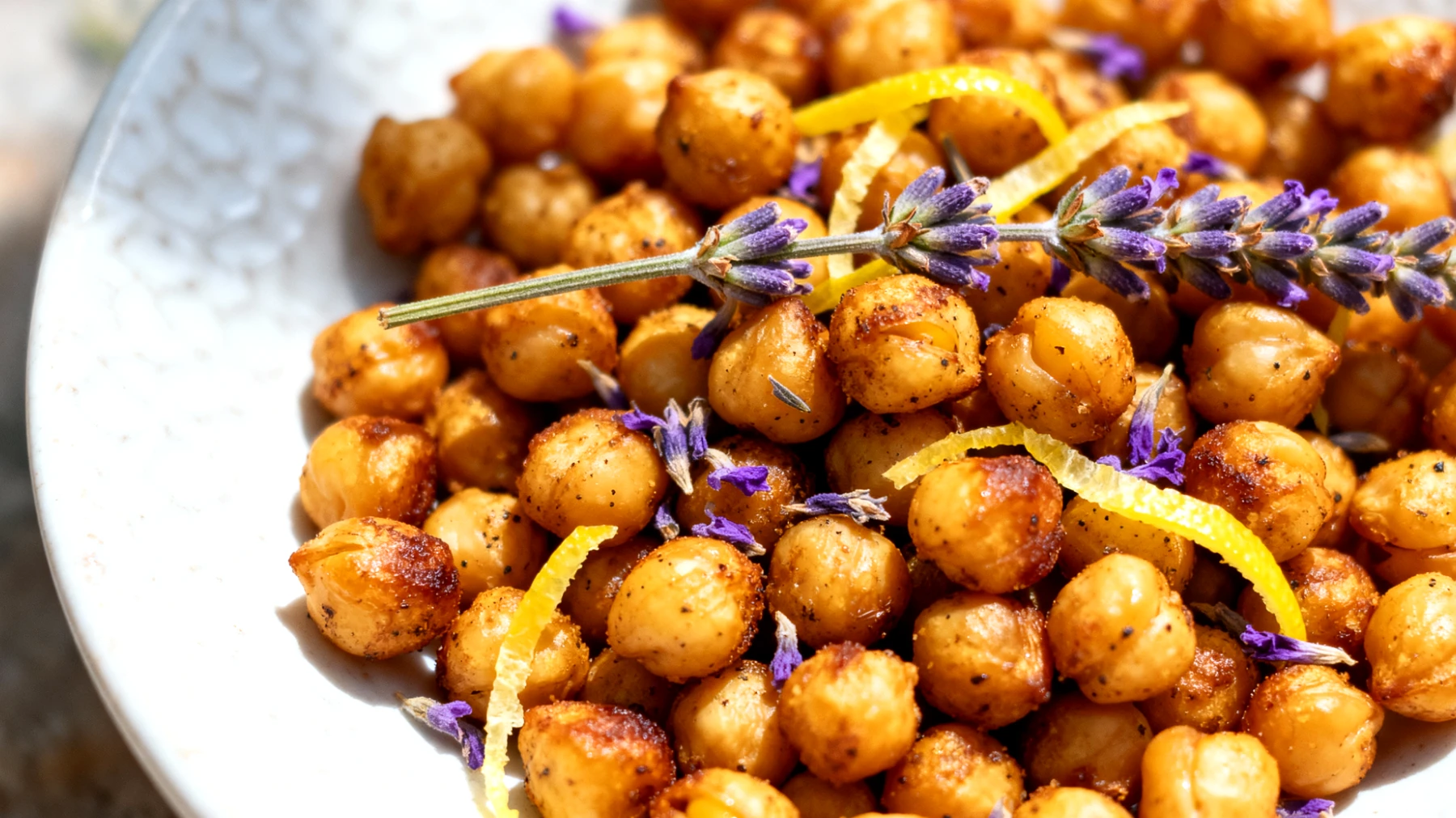 Geröstete Kichererbsen mit Lavendel und Zitrone"